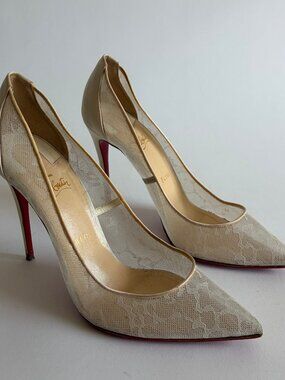 CHRISTIAN LOUBOUTIN OFF WHITE SATIN AND LACE FOLLIES PUMPS